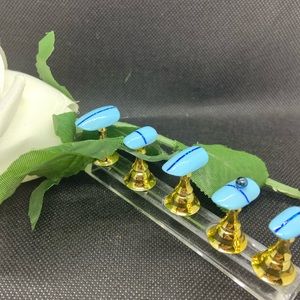 Custom press on nails